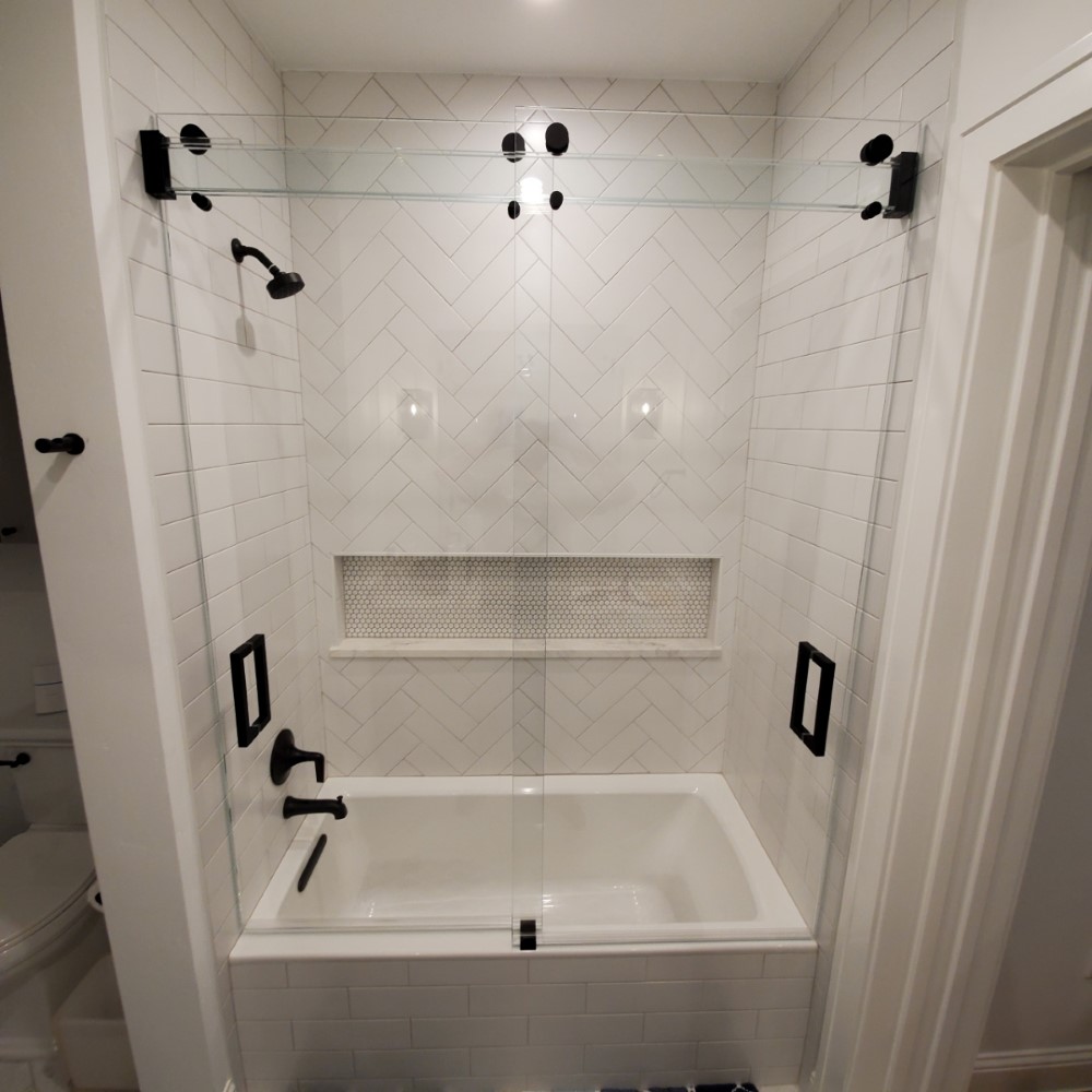 Phantom shower door of dallas