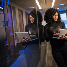 The Aesthetic Appeal of Frameless Glass in Office Spaces