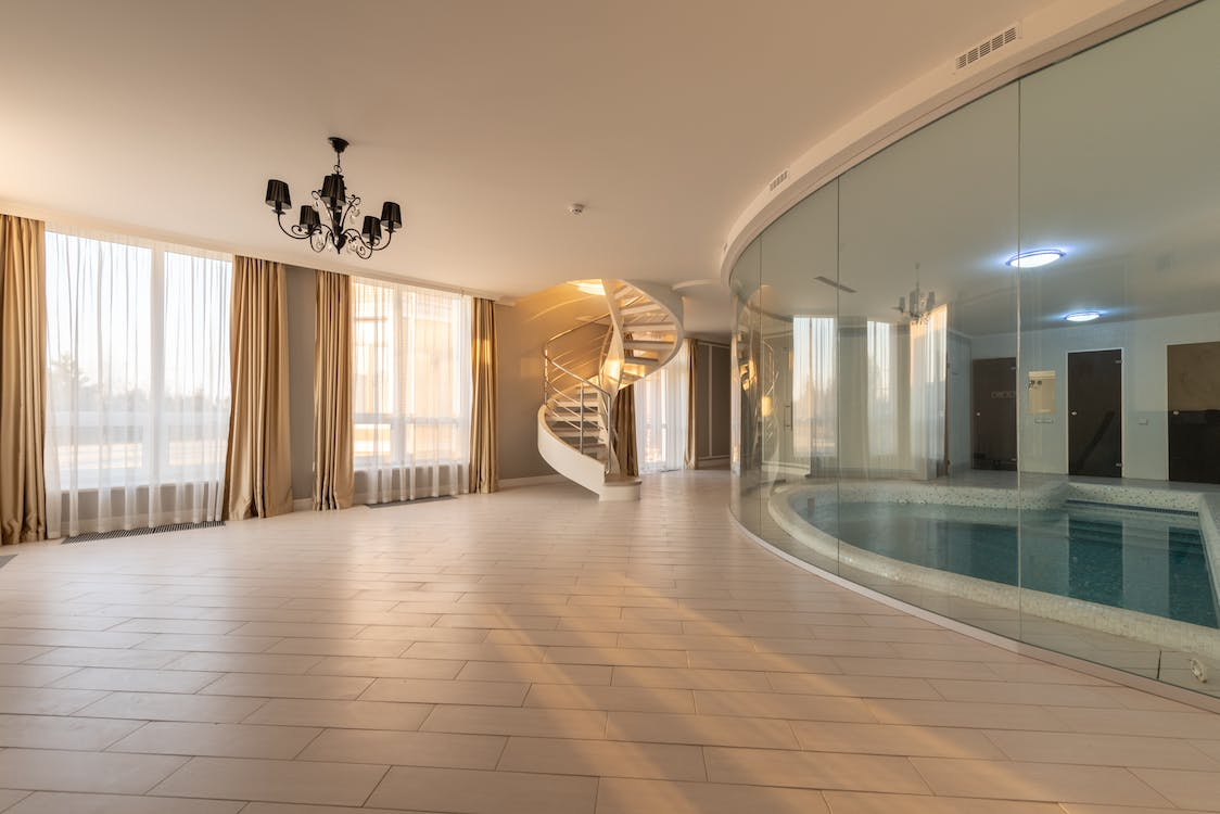Glass pool fencing